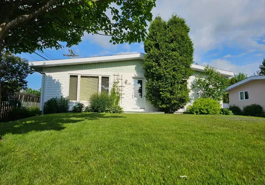 House for sale - 121 Rue Gravel, Chicoutimi, G7G 2Z7