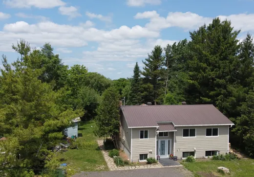 Two or more stories for sale - 744 Route 203, Howick, J0S1G0
