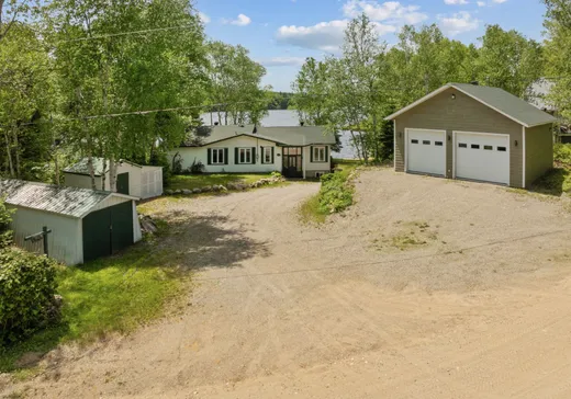 House for sale - 2040 Ch. du Lac-St-Stanislas N., Saint-Zenon, J0K 3N0