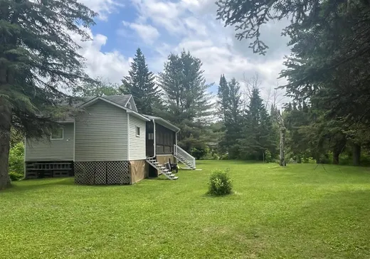 House for sale - 85-87 Rg Ste-Julie O., St-Andre-Avellin, J0V 1W0