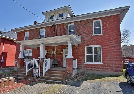 Two or more stories for sale - 275Z Rue Michaud, Coaticook, J1A1A9