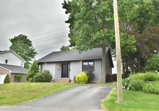 Bungalow for sale - 161 Rue des Mélèzes, Saint-Félicien, G6T1H8
