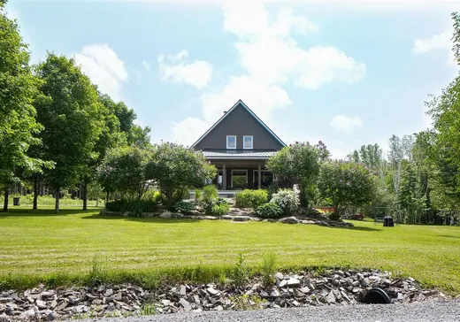 Two or more stories for sale - 207 Rue des Cèdres, Lambton, G0M1H0