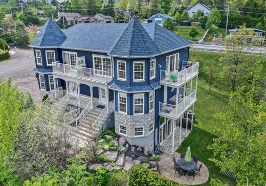 Maison à étages à vendre - 17 Av. des Érables, Saint-Sauveur, J0R1R4