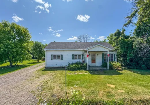 Maison à vendre - 15 Ch. de la Baie-Grenville, Grenville, J0V 1B0