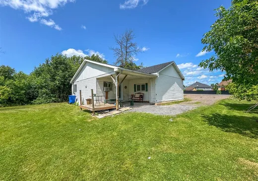Maison à vendre - 15 Ch. de la Baie-Grenville, Grenville, J0V 1B0