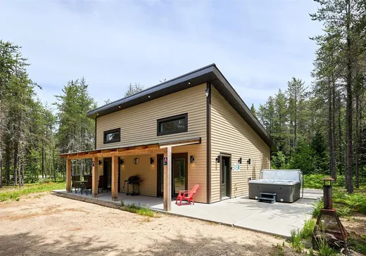 Bungalow à vendre - 271 Ch. des Bleuets, St-Alexis-Des-Monts, J0K1V0