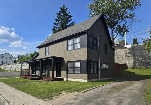 Maison à étages à vendre - 65 Rue St-Jacques N., Causapscal, G0J1J0