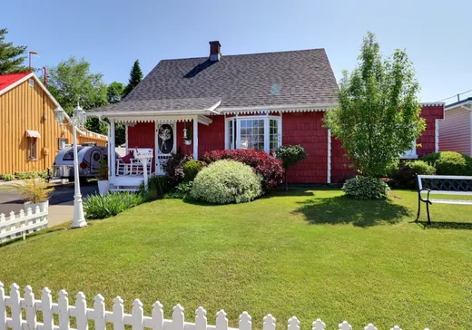 Two or more stories for sale - 308 11e Rue, Amos, J9P3J4
