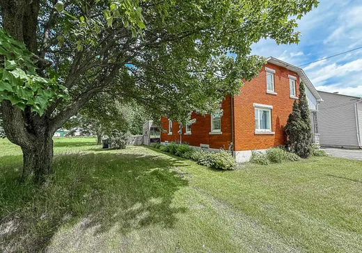 Maison à vendre - 29 Rue Lacharité, St-Francois-Du-Lac, J0G 1M0