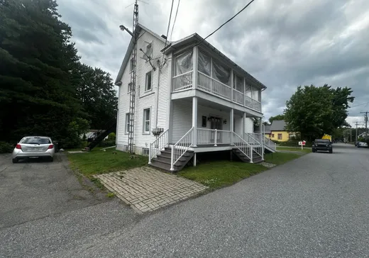 Two or more stories for sale - 1369-1373 Rue St-Joseph, Saint-Jude, J0H1P0