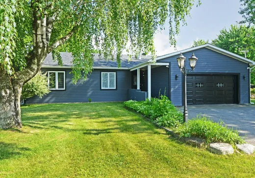 Two or more stories for sale - 515 2e Rue, Saint-Zotique, J0P1Z0