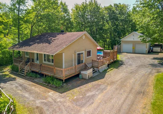 Bungalow for sale - 300 Rue Armand-Chainey, Ste-Catherine-De-Hatley, J0B1W0
