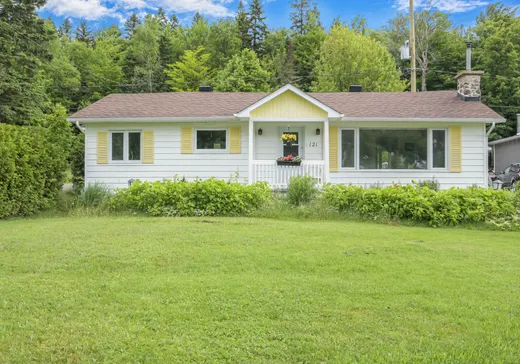 Two or more stories for sale - 121 Ch. du Lac-Brunet, Sainte-Agathe-des-Monts, J8C0V3