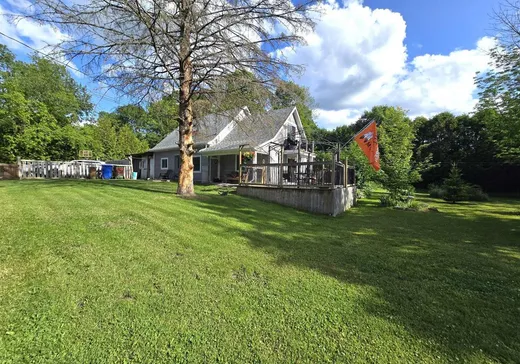 Un étage et demi à vendre - 26 2e Concession, Grenville, J0V1B0