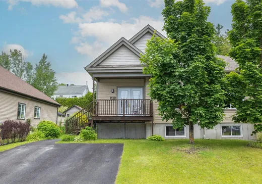 Maison à vendre - 688 Rue St-Alphonse S., Orford, J1X 0C8