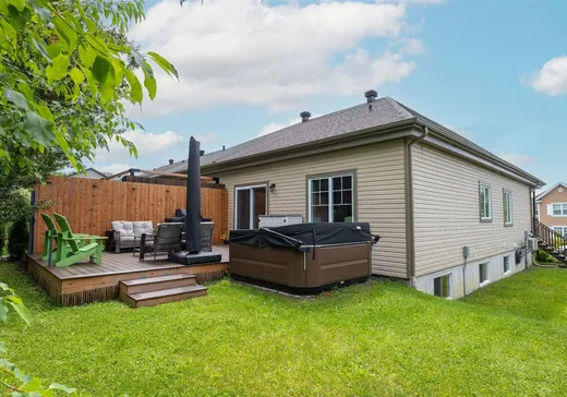 Maison à vendre - 688 Rue St-Alphonse S., Orford, J1X 0C8