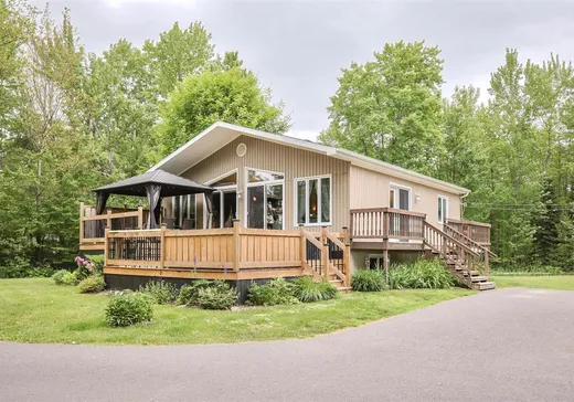 Maison à vendre - 1070 Rg des Chalets, Sainte-Clotilde-de-Horton, J0A 1H0