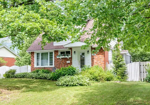 Two or more stories for sale - 130 Av. d'Ivanhoe Crescent, Pointe-Claire (Montreal Island), H9R3Z8