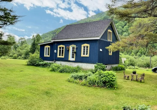 Maison à étages à vendre - 641 Ch. St-Louis, St-Remi-D'Amherst, J0T2L0