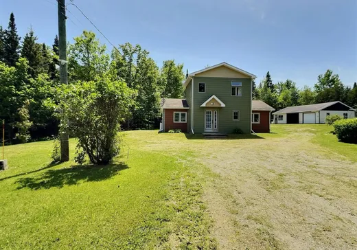 Two or more stories for sale - 41 Ch. du Petit-Québec, Lac-Mégantic, J0B1Y0