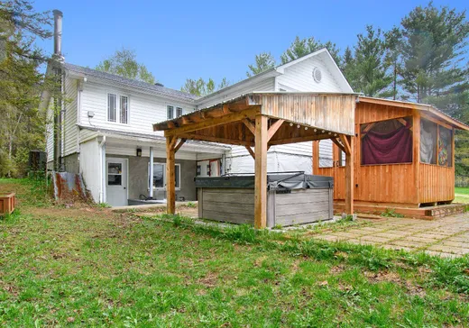 Maison à vendre - 13 Ch. de la Baie, Gracefield, J0X 1W0