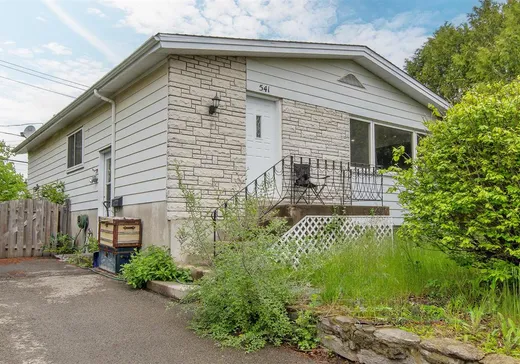 Bungalow à vendre - 541 Rue Valence, Laval (Vimont), H7M1T1