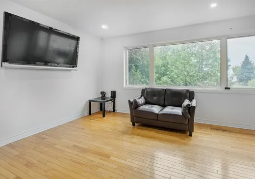Maison à vendre - 541 Rue Valence, Laval (Vimont), H7M 1T1
