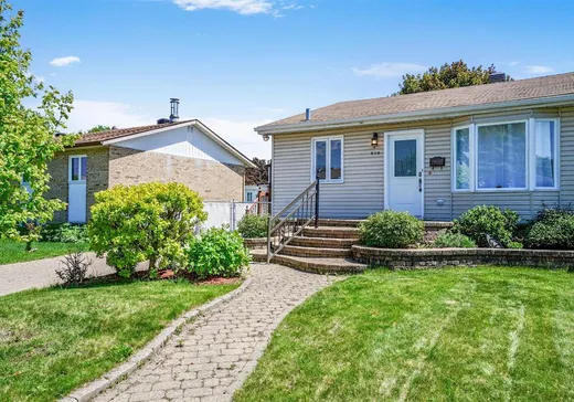 Bungalow à vendre - 410 Rue Papillon, Laval (Vimont), H7K2L6
