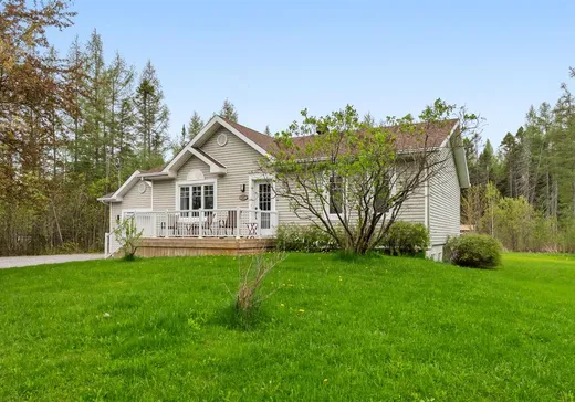 Bungalow for sale - 1667 Rue des Épinettes-Rouges, Lac-St-Charles, G3G2L2