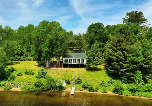 Two or more stories for sale - 3 Ch. Bellevue, Chute-St-Philippe, J0W1A0