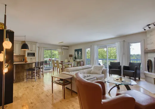 Maison à étages à vendre - 1495 Rue du Bourg-du-Lac, Sainte-Adèle, J8B3A2