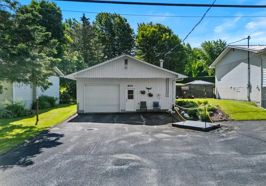 House for sale - 240 Rue de l'Église, Lefebvre, J0H 2C0