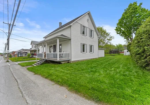 House for sale - 392 Rue St-Janvier, Weedon, J0B 3J0