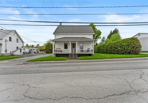 House for sale - 392 Rue St-Janvier, Weedon, J0B 3J0
