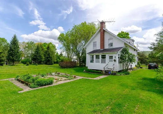 House for sale - 60 Rue Thibault S., Sutton, J0E 1B0
