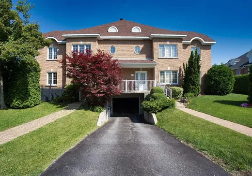 Maison à étages à vendre - 3805 Av. Ernest-Hemingway, Montréal (Saint-Laurent), H4R3L5