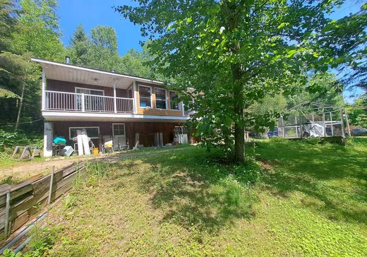 Two or more stories for sale - 73 Ch. du Lac-Mallonne, Lac-du-Cerf, J0W1S1