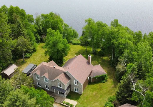Maison à étages à vendre - 83 Ch. de la Baie-de-la-Paix, Val-d'Or, J9P4N7