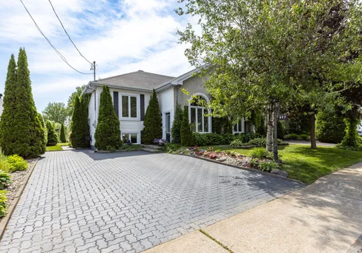 Two or more stories for sale - 697 Rue Etienne-Raymond, Sainte-Marie, G6E3R1