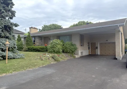 Two or more stories for sale - 878 Rue Claude-De Ramezay, Marieville, J3M1N9