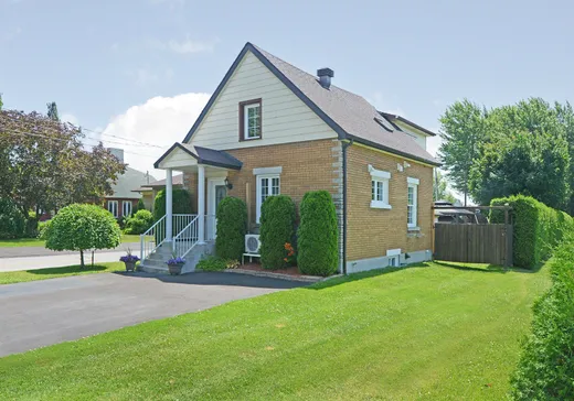 Maison à vendre - 871 Rue Principale, Saint-Zotique, J0P 1Z0