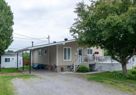Maison à vendre - 217 Rue Belcourt, Mont-Laurier, J9L 3H8