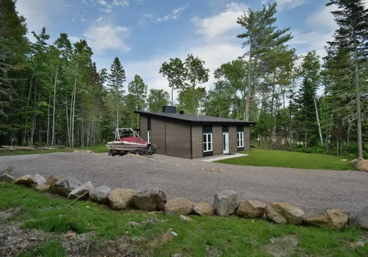 Maison à vendre - 301 Ch. du Bonheur, Saint-Michel-des-Saints, J0K 3B0
