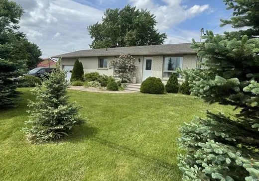 Bungalow for sale - 241-B Route 112, Saint-Césaire, J0L1T0