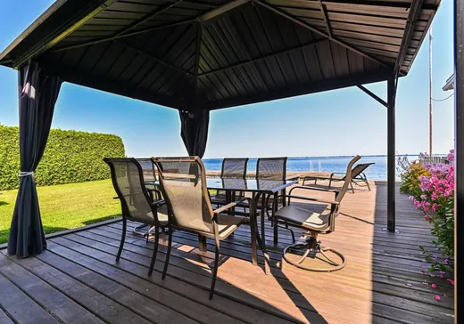 Bungalow for sale - 333-335 Ch. du Bord-de-l'Eau, Sainte-Barbe, J0S1P0