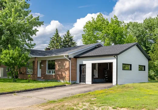 Maison à étages à vendre - 306 Rue St-Édouard, Saint-Urbain, G0A4K0