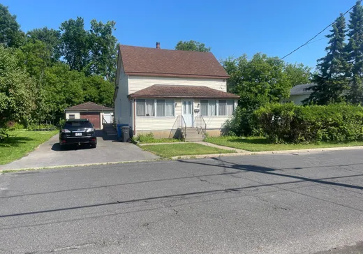 Two or more stories for sale - 4150 Rue Cornwall, St-Hubert, J3Y2S5