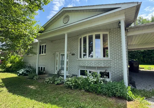 Two or more stories for sale - 1039 Rue Langlois, Valcourt, J0E2L0