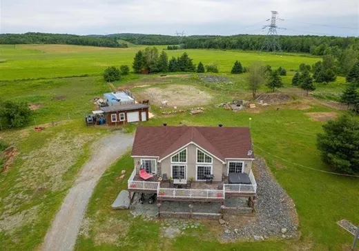 Two or more stories for sale - 831Z Ch. Valley, Kingsbury, J0B1X0